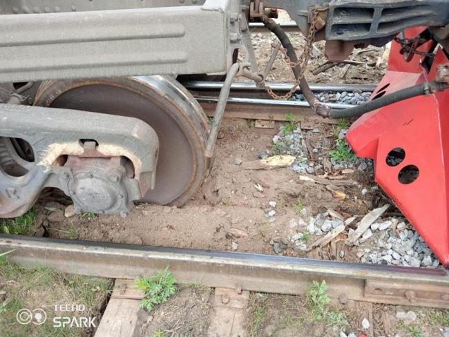 В Волосово при выполнении маневровых работ сошел с путей локомотив |  18.05.2023 | ЛенОбласть - БезФормата