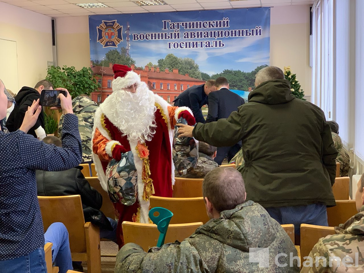 В Гатчинском военном госпитале поздравили с Новым годом участников СВО |  26.12.2023 | ЛенОбласть - БезФормата