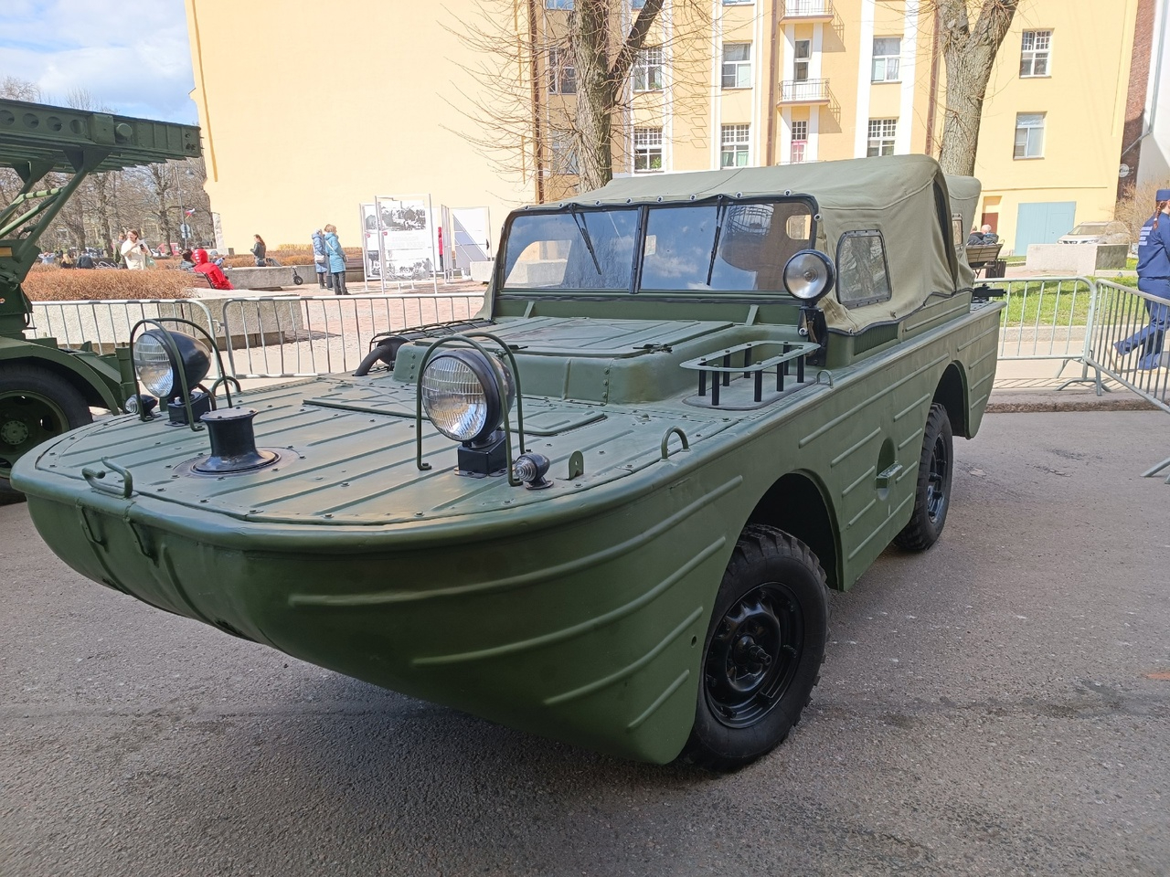 В Выборге открылась выставка военно-исторической техники | 09.05.2024 |  ЛенОбласть - БезФормата