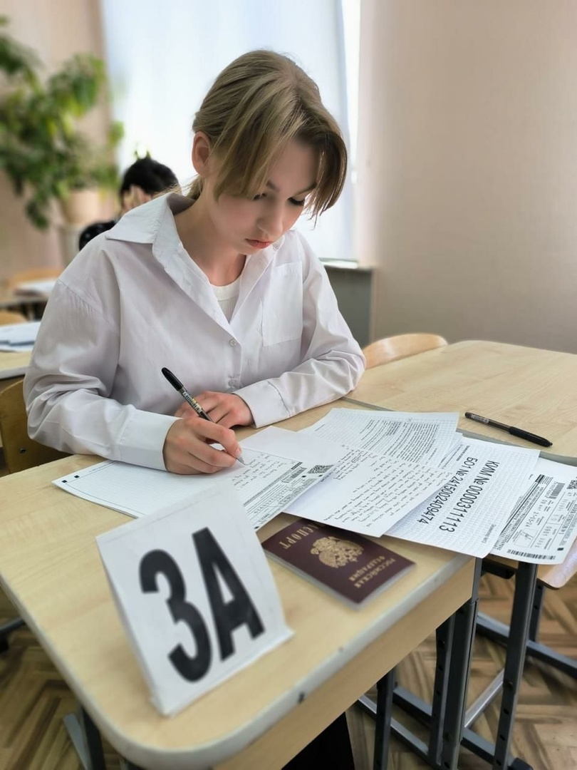 Больше 900 девятиклассников Ленобласти сдают первый ОГЭ | 21.05.2024 |  ЛенОбласть - БезФормата